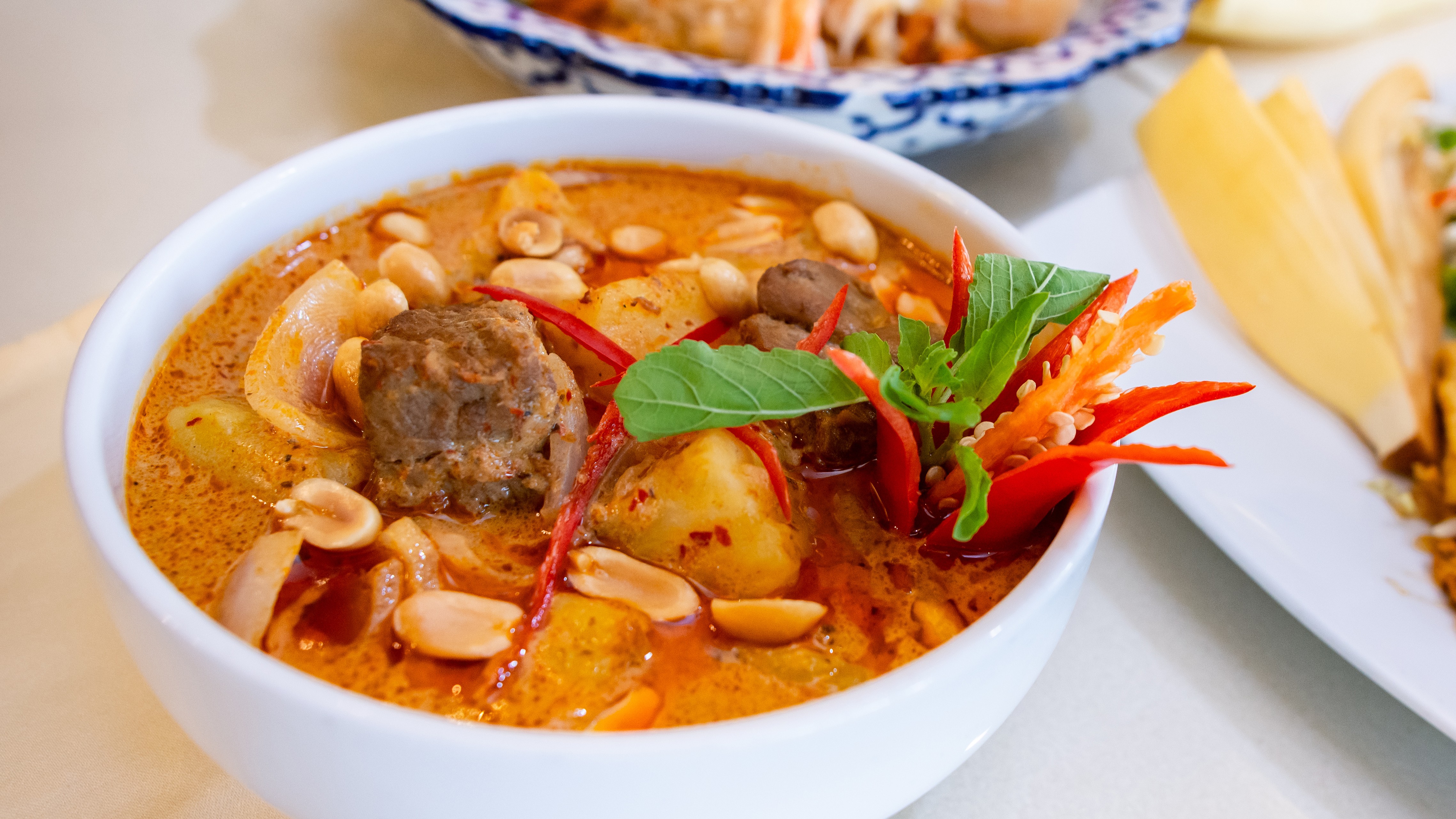 ラーン・トーン（本格的なタイ伝統料理）