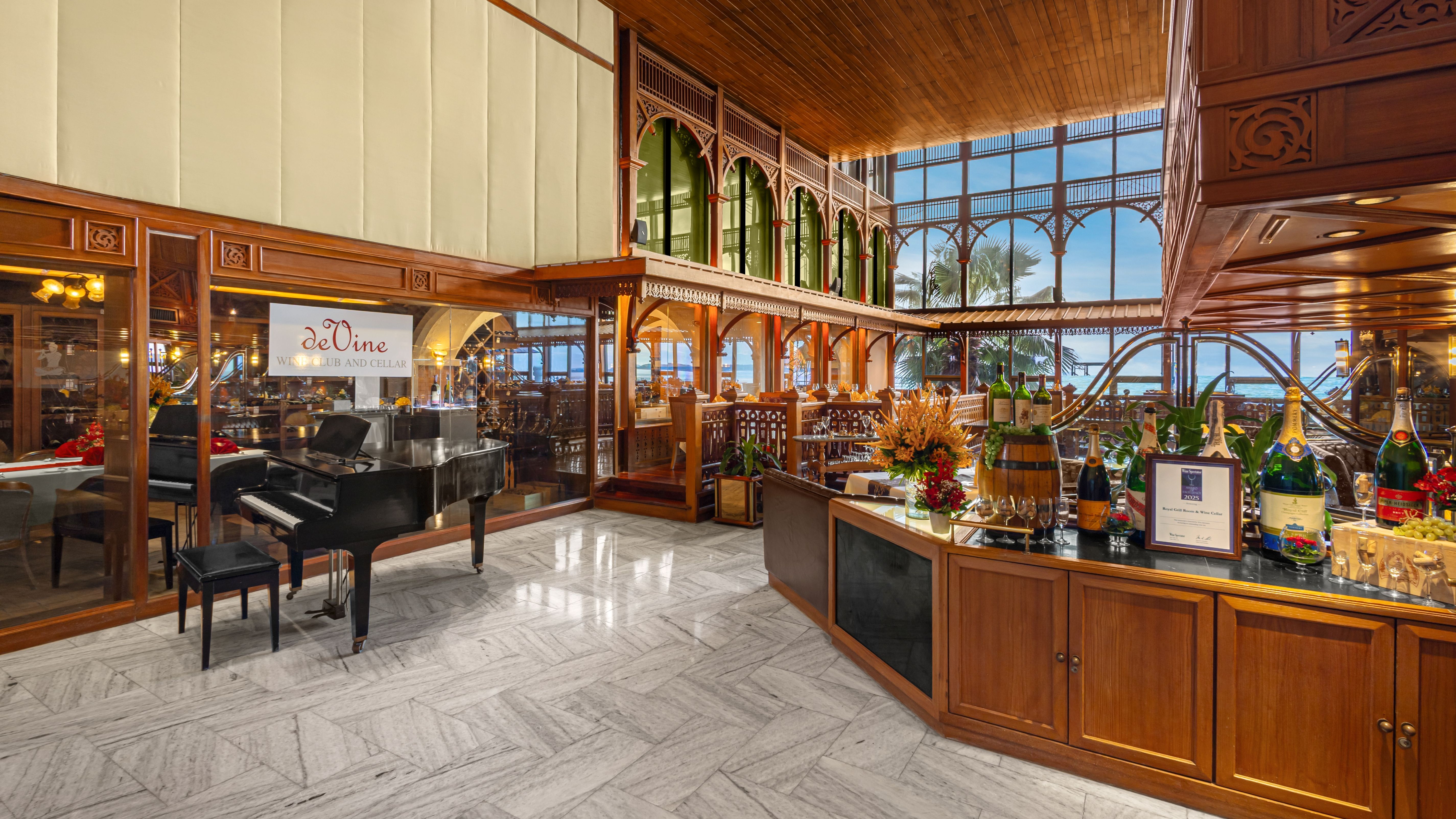 ロイヤルグリルルーム＆ワインセラー（卓越と伝統）