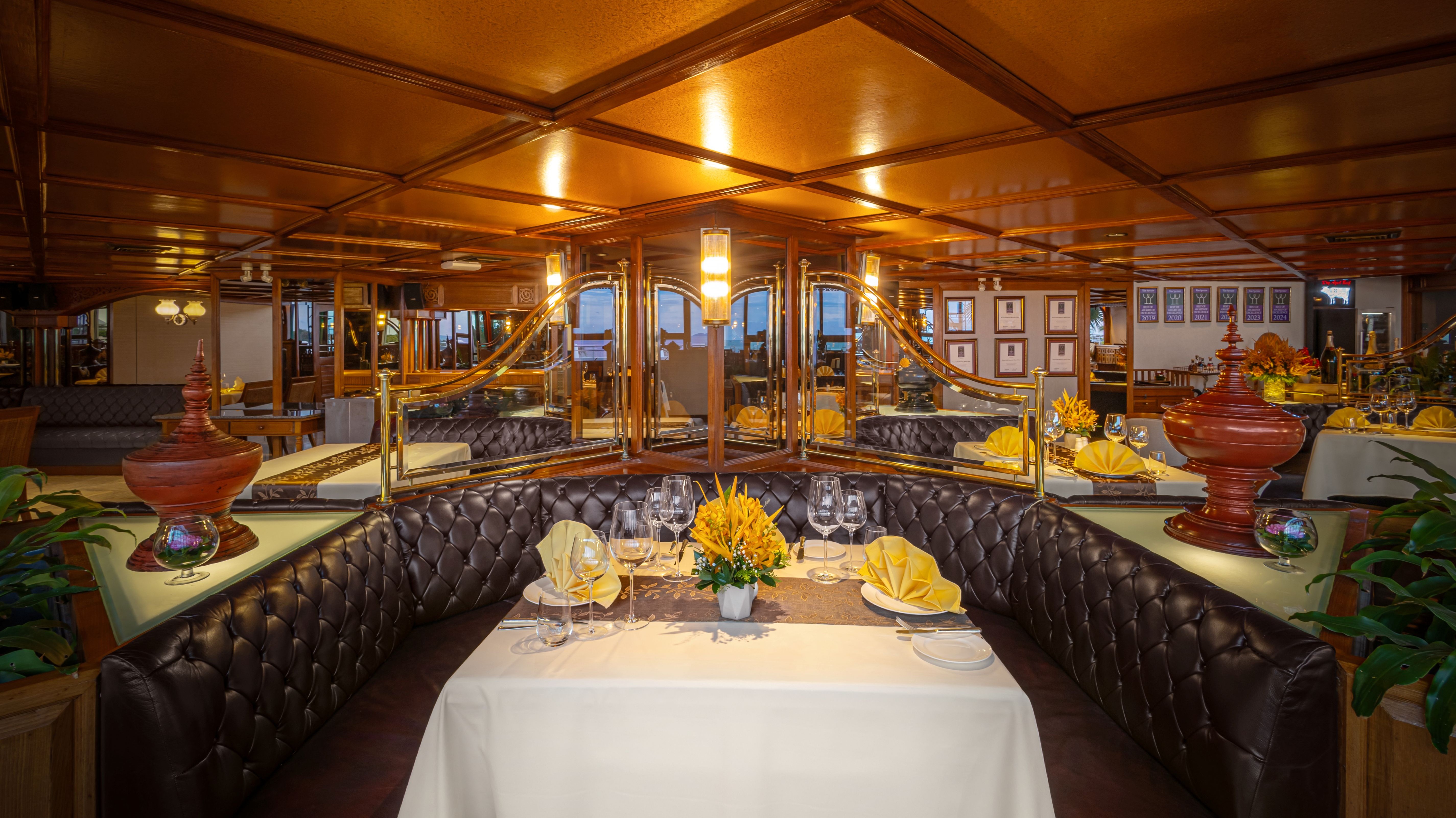 ロイヤルグリルルーム＆ワインセラー（卓越と伝統）