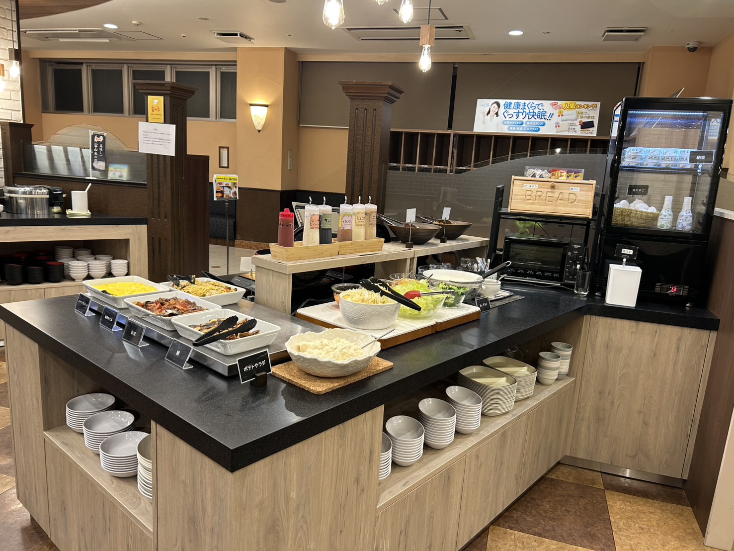 朝食バイキングテーブル