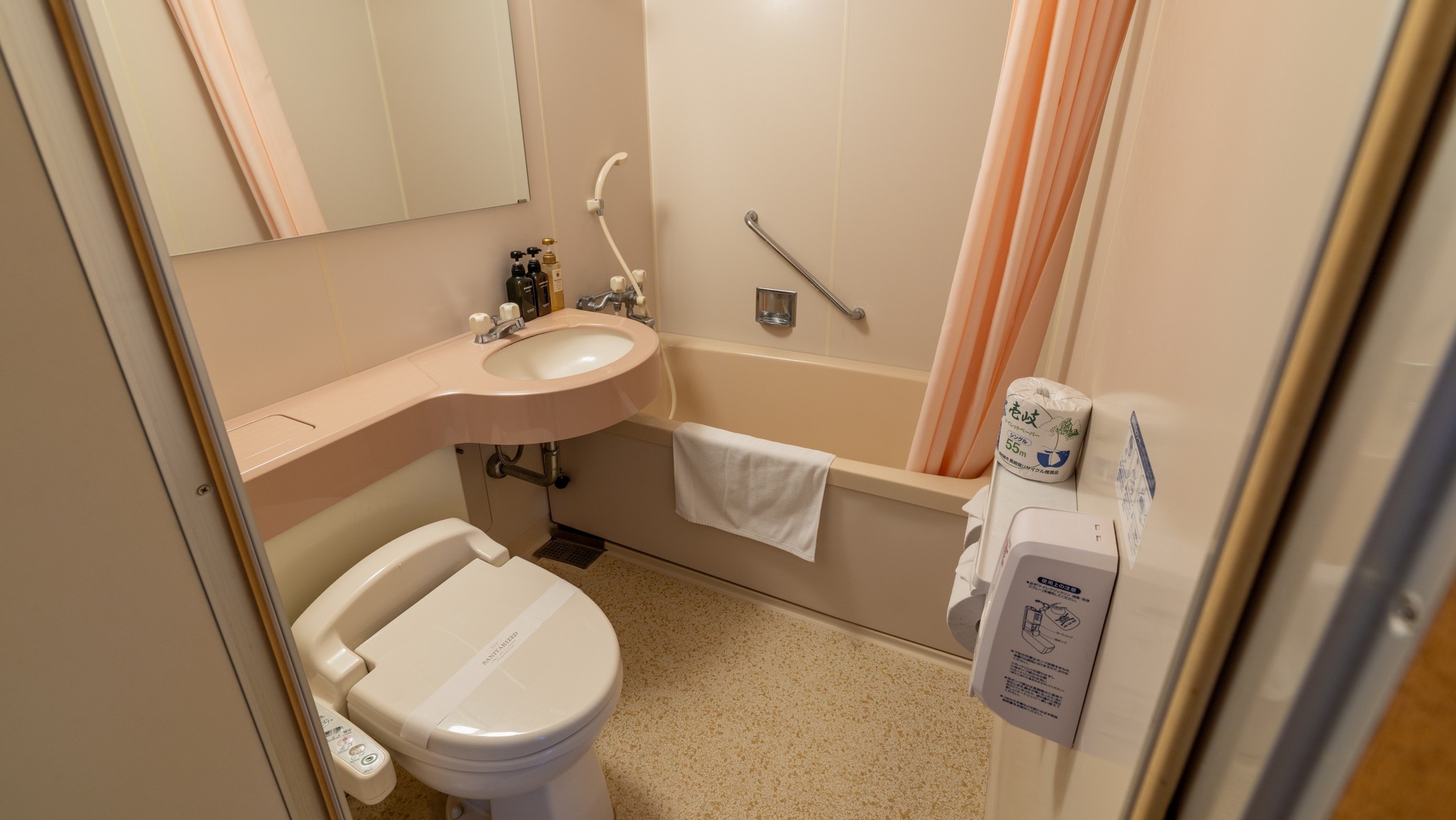 【海が見える港向きの和室】ユニットバスでもゆったりとした使い心地♪