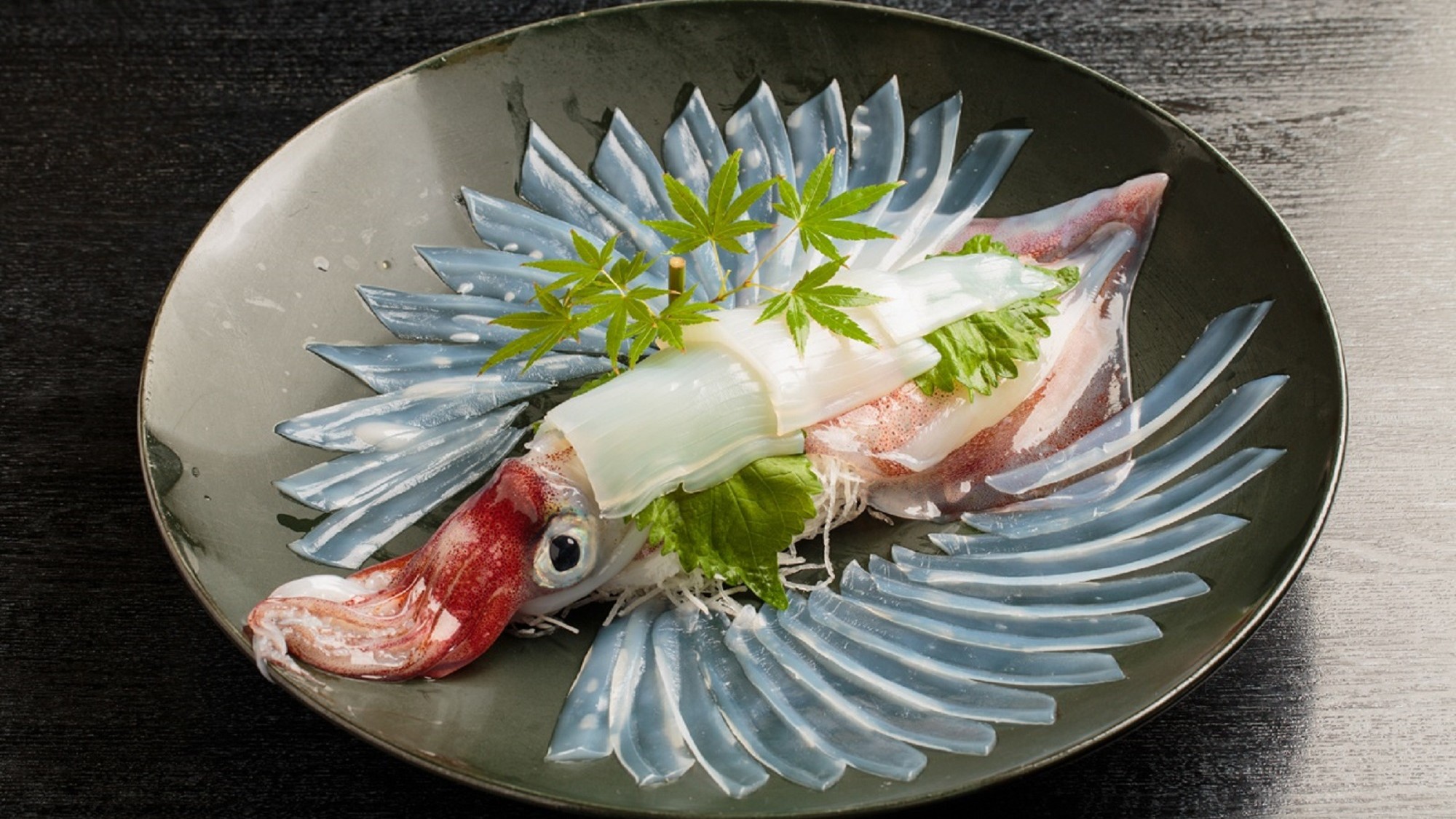 【別注『烏賊の姿造り』】新鮮な烏賊の甘みと歯ごたえをお楽しみください！※通年＞仕入れ状況による