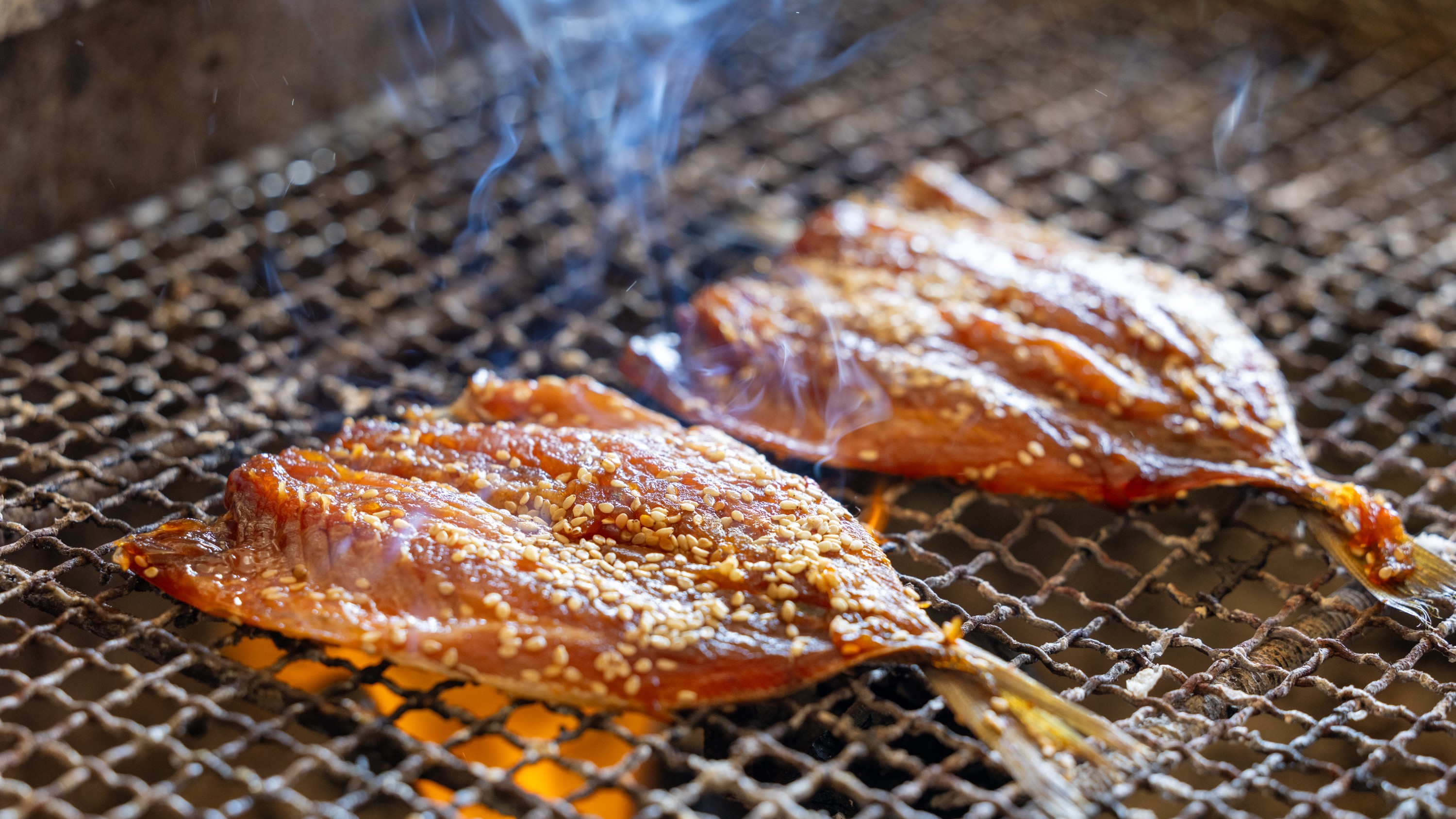 【朝食】島の「鯵のみりん干し」を炭火で焼いてご提供♪