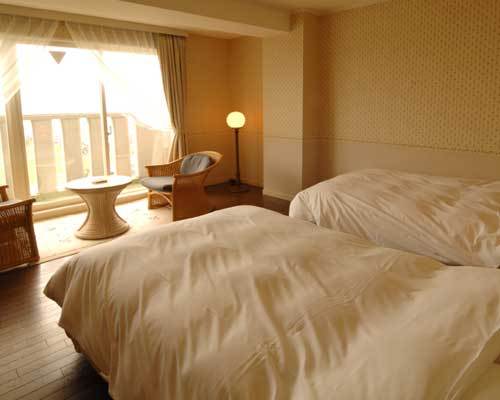 Deluxe twin room (sea side)