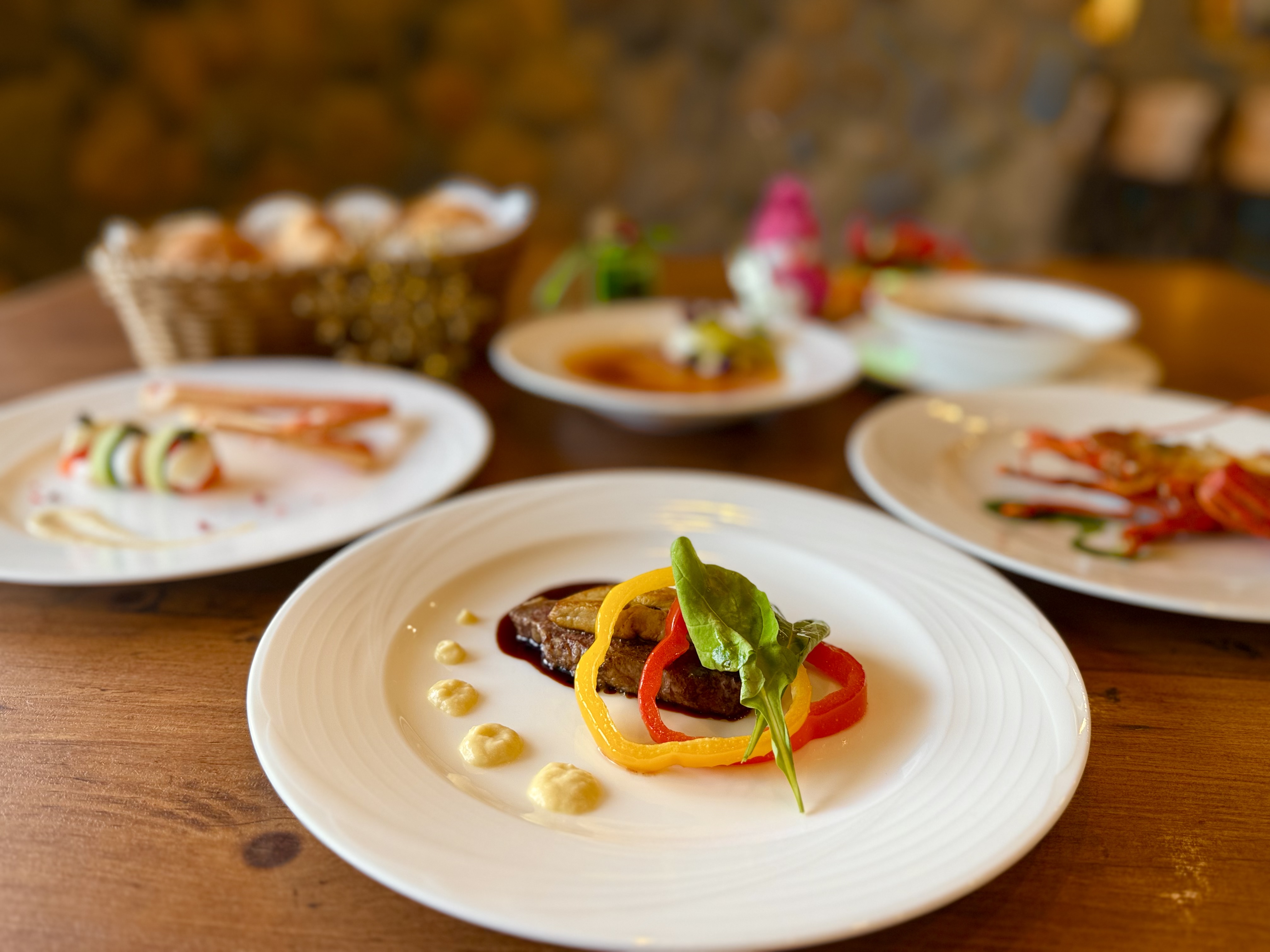 【クリスマスディナーフルコース】2025年の日程限定、スペシャルディナーをお愉しみください