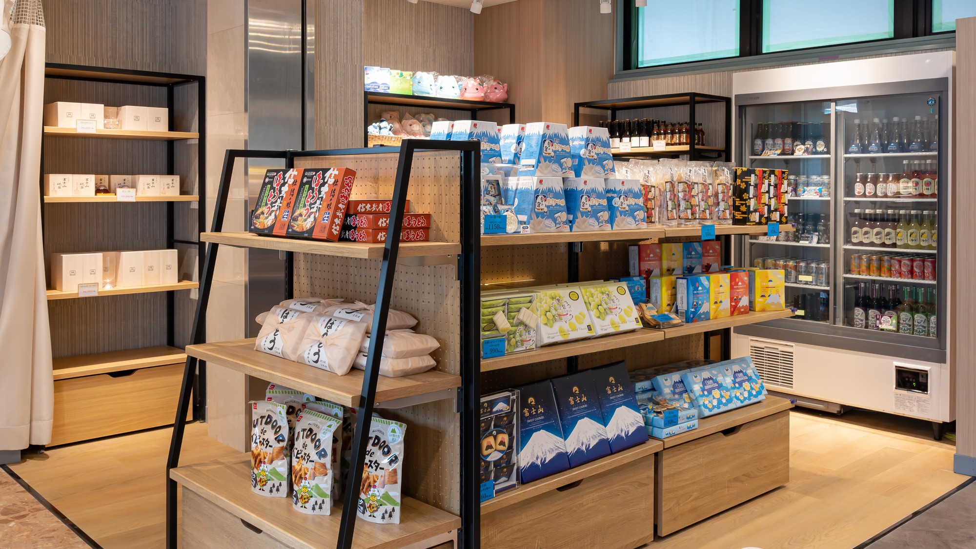 売店（2026年リブランドOPEN）