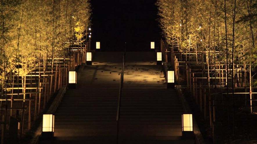 長門湯本温泉 竹林の階段 夜の情景