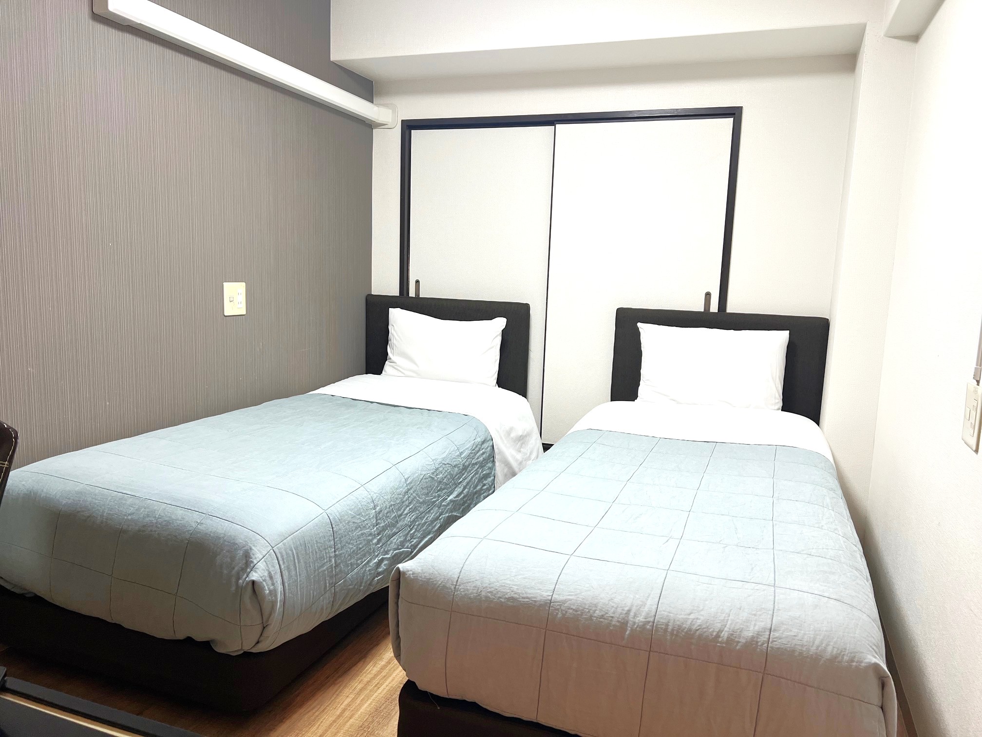 エコノミーツインベッド2