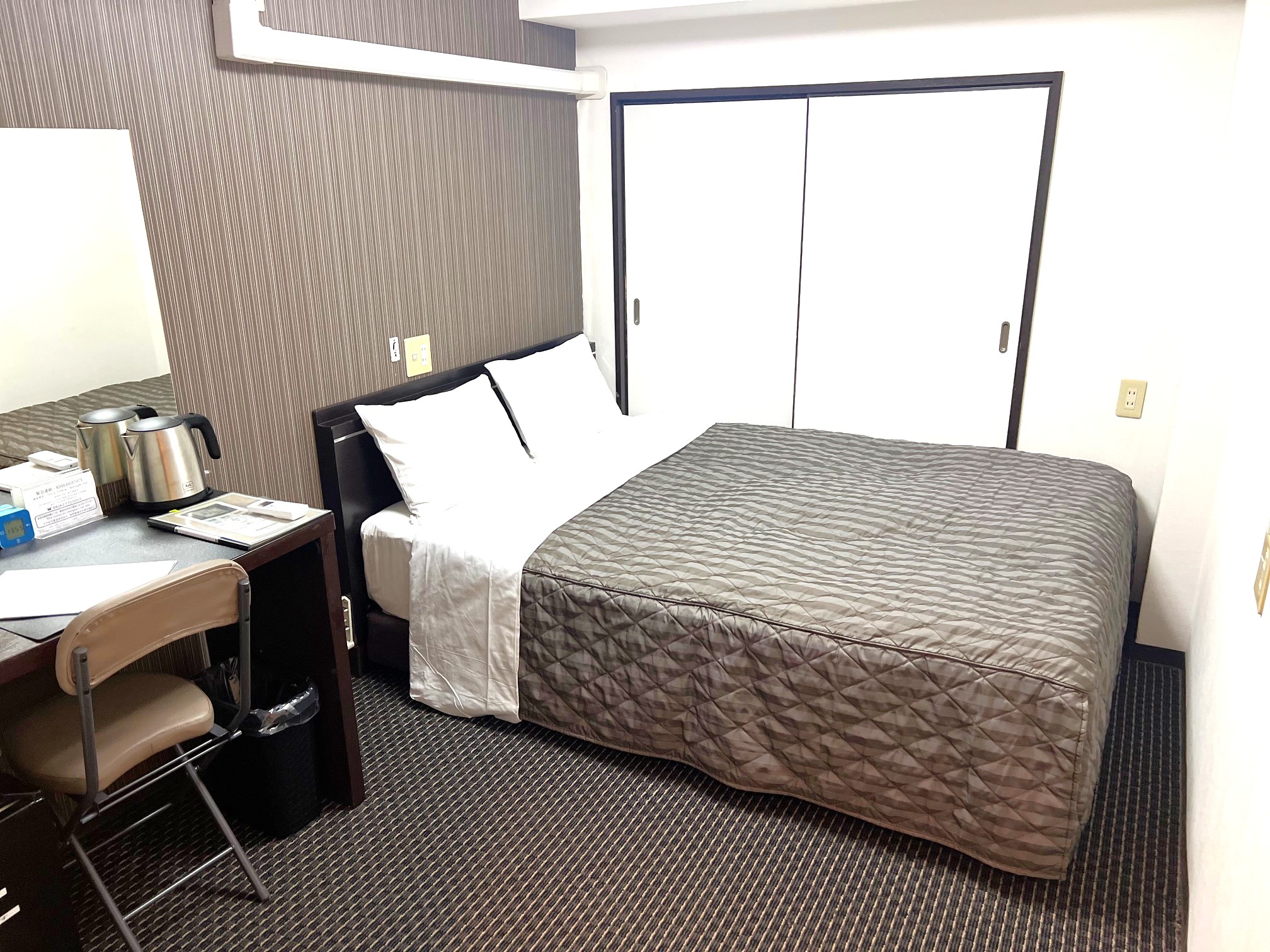 ダブルルームベッド