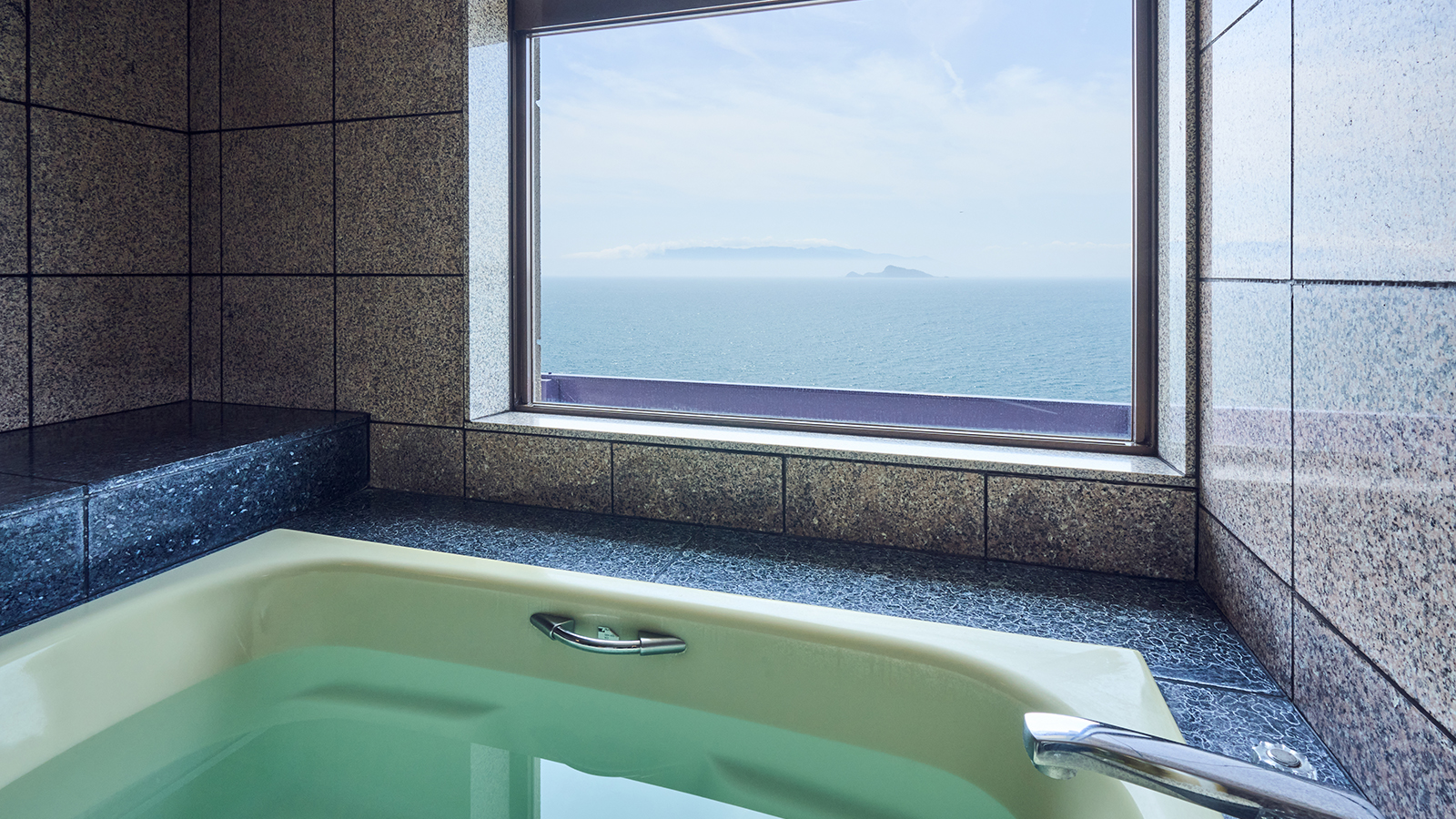 海の見える和洋室(デラックスツイン)