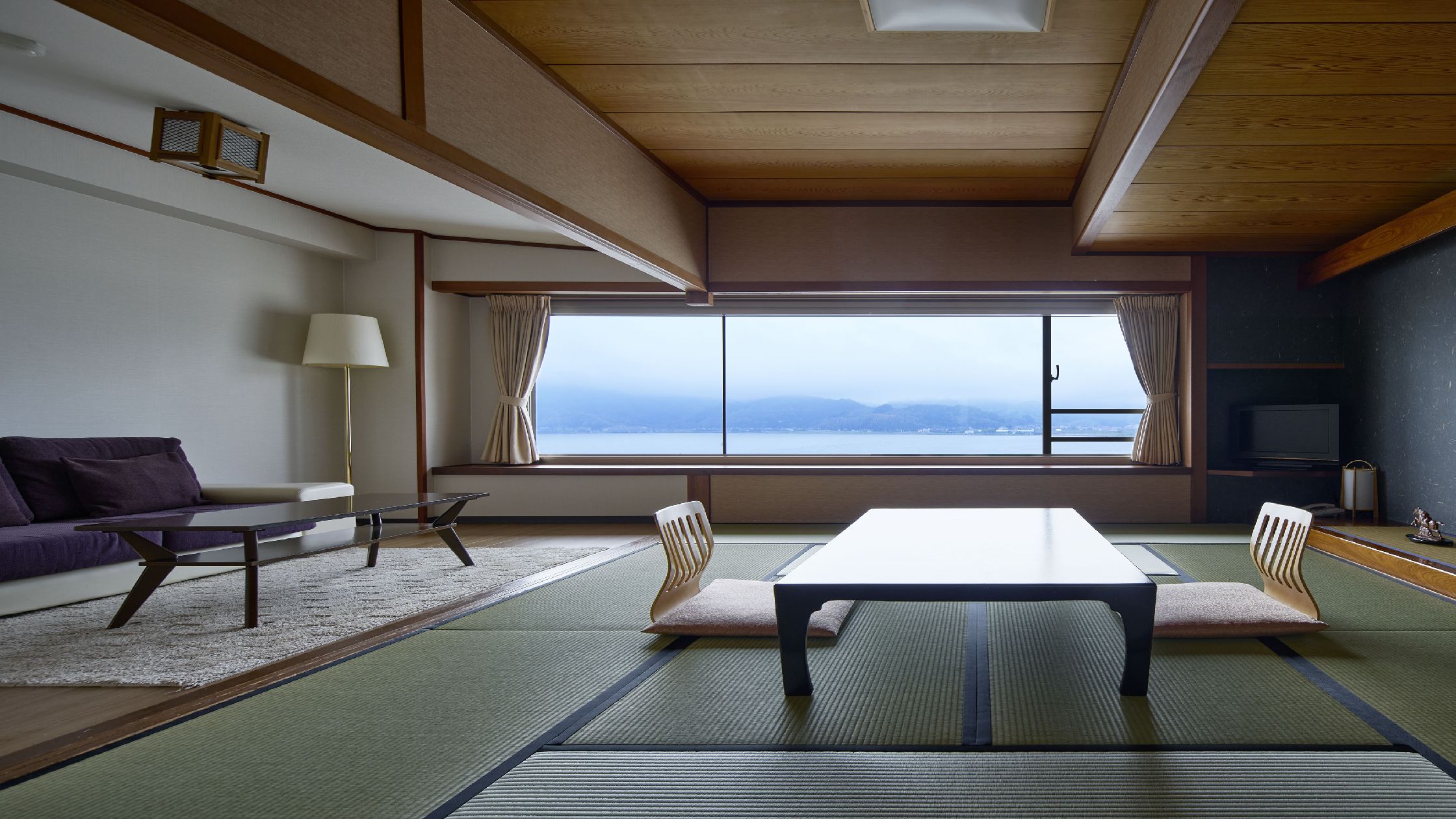 対水閣：モダンルーム