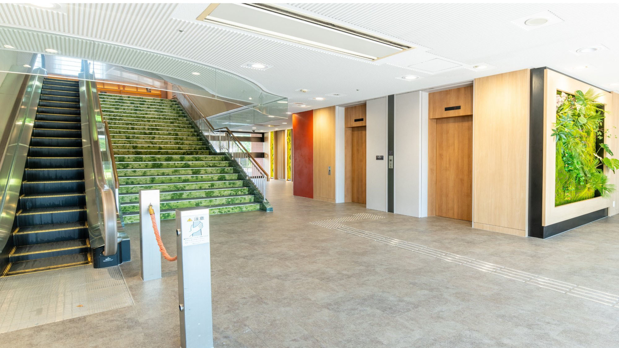 リニューアル(1F正面玄関口)