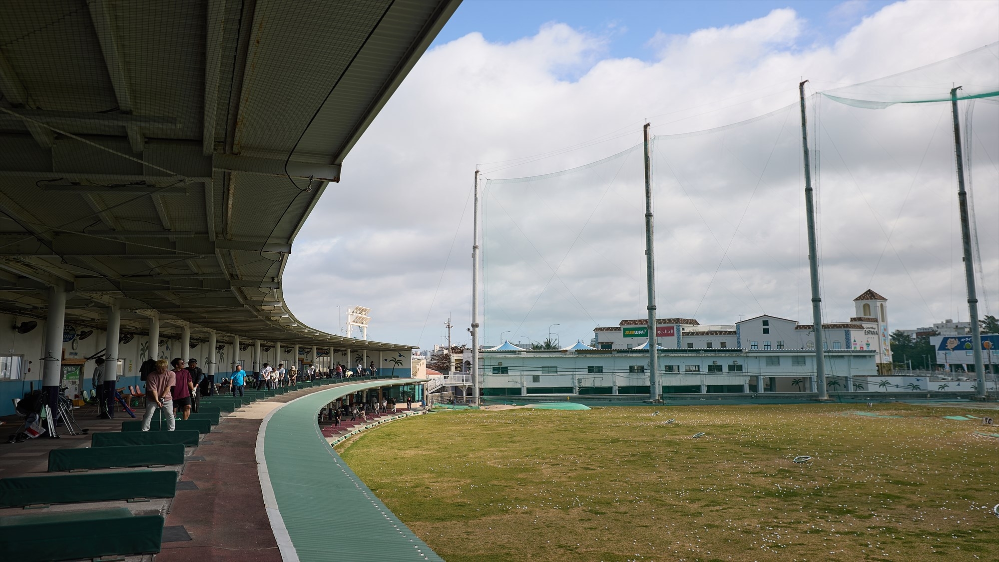 スイング＆ステイ！ホテルから徒歩１分、波之上ゴルフ２時間打ち放題プラン【素泊り】