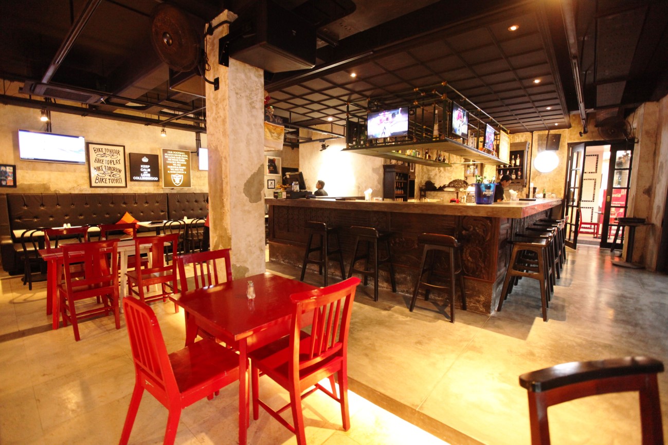 『ザーバレル(The Barrel)』パブ＆グリル　