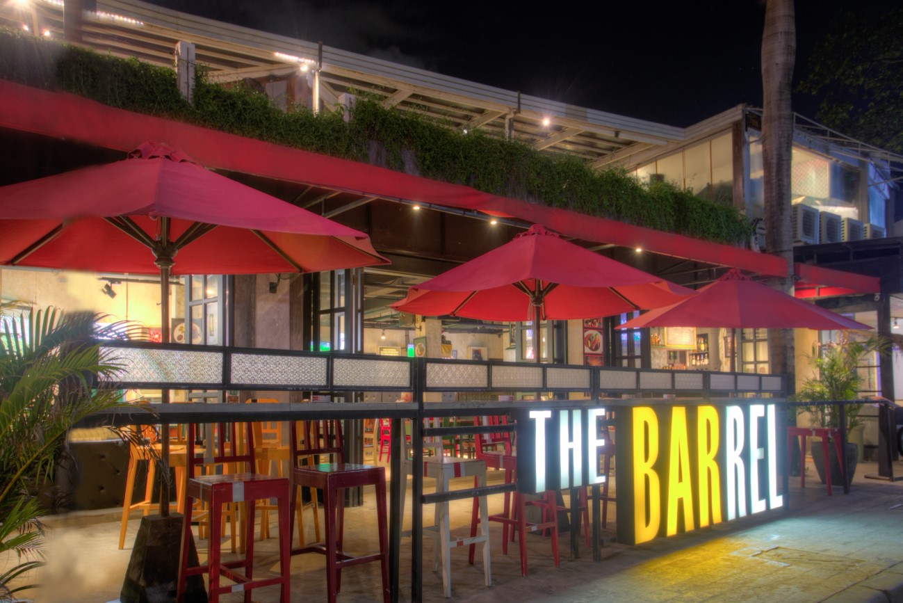 『ザーバレル(The Barrel)』パブ＆グリル