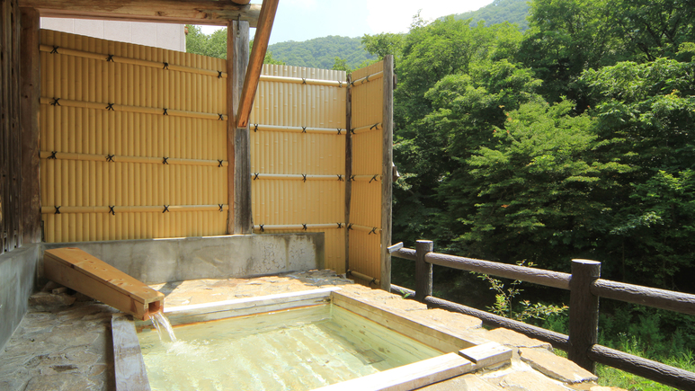 【湯西川名物　鹿鍋】栄養豊富な自然からの贈り物、ジビエ鍋に舌鼓♪貸切露天風呂で心も身体もポカポカ！