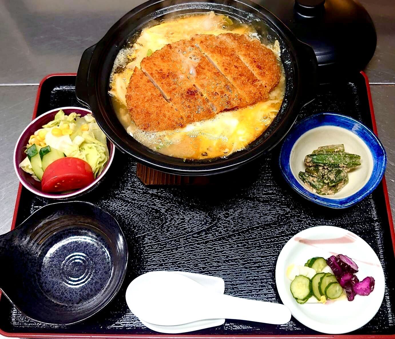 夕食：かつとじ定食