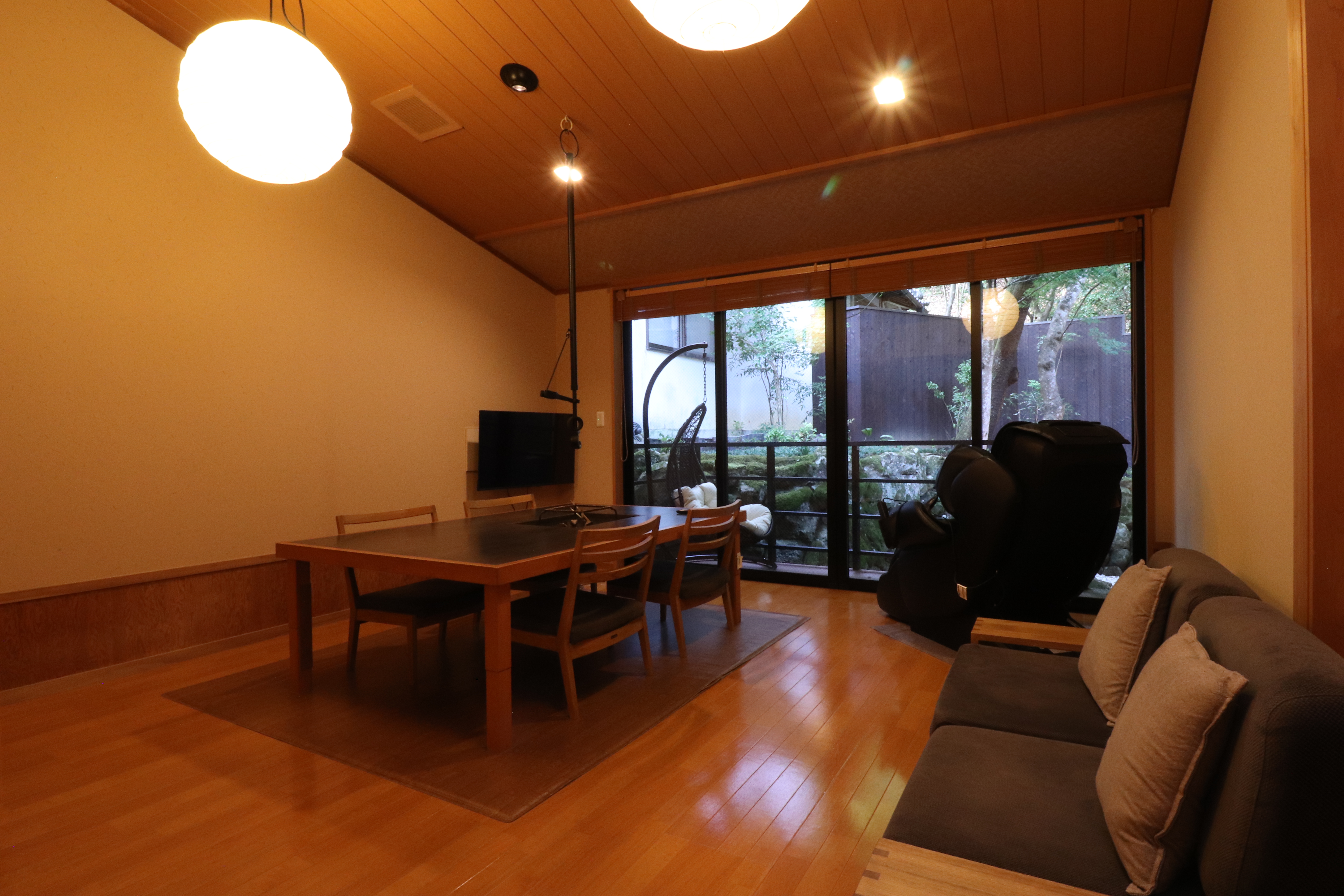 ◆椿館-山雲-◆和室にリビングがあり、ご夕食はこちらで楽しめます。