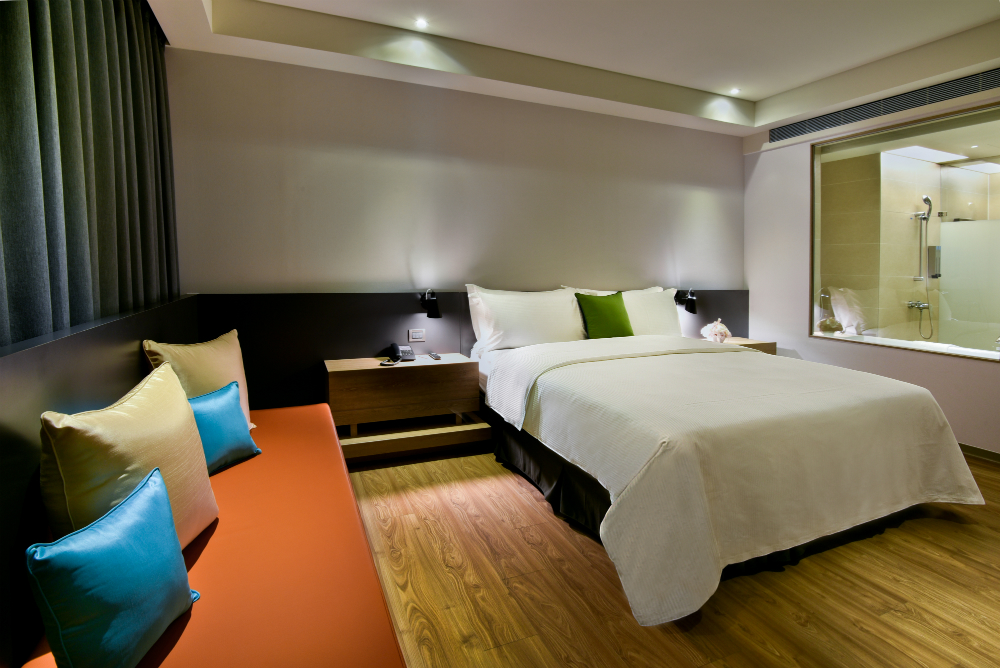 デラックスキングルーム（シャワーのみ）