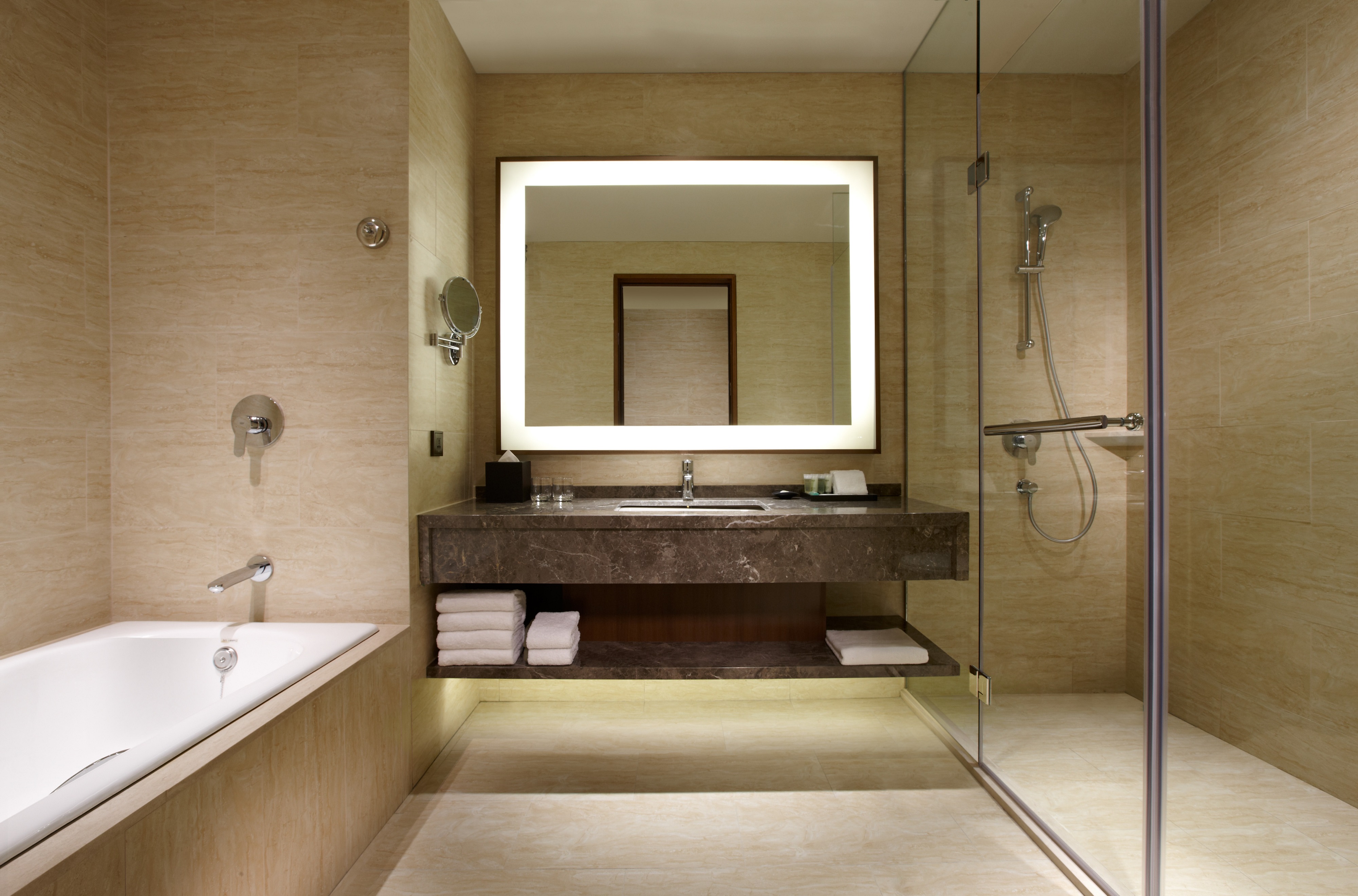 デラックスバスルームDeluxe Room Bathroom