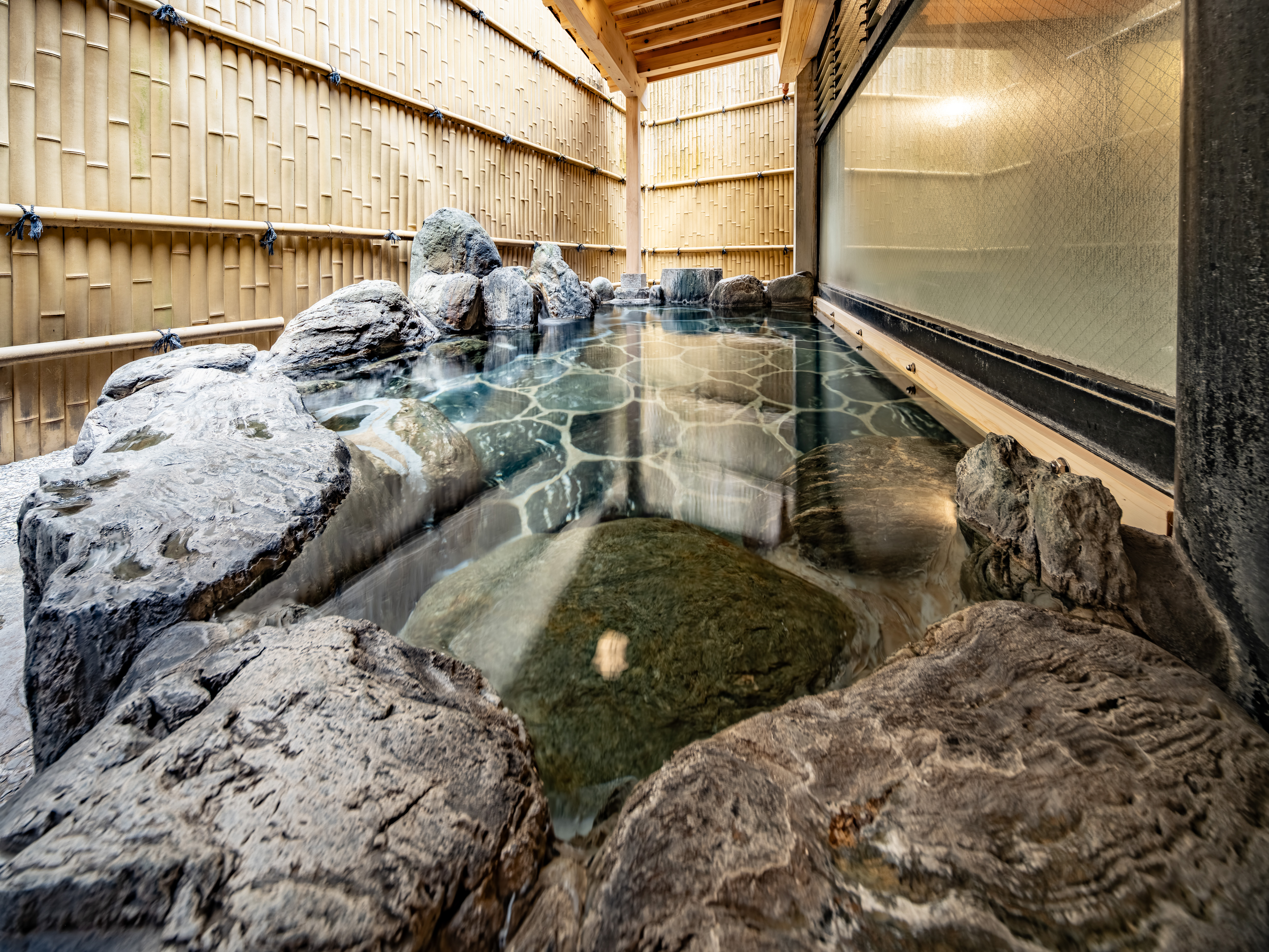 白梅の湯　露天風呂