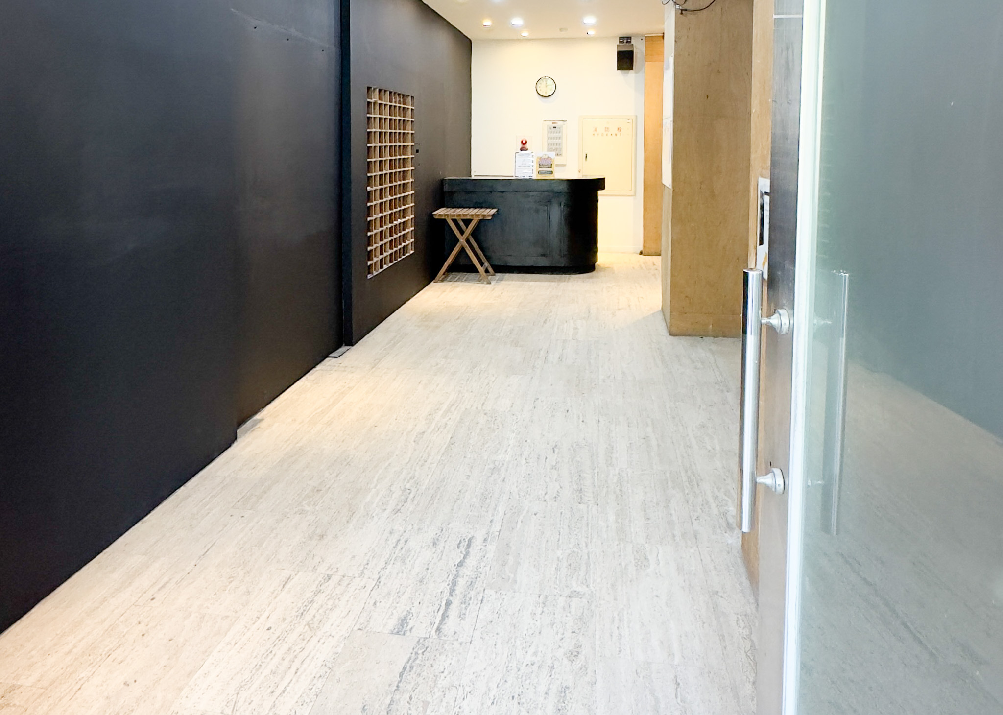 ホテル入口（ホテルいりぐち）