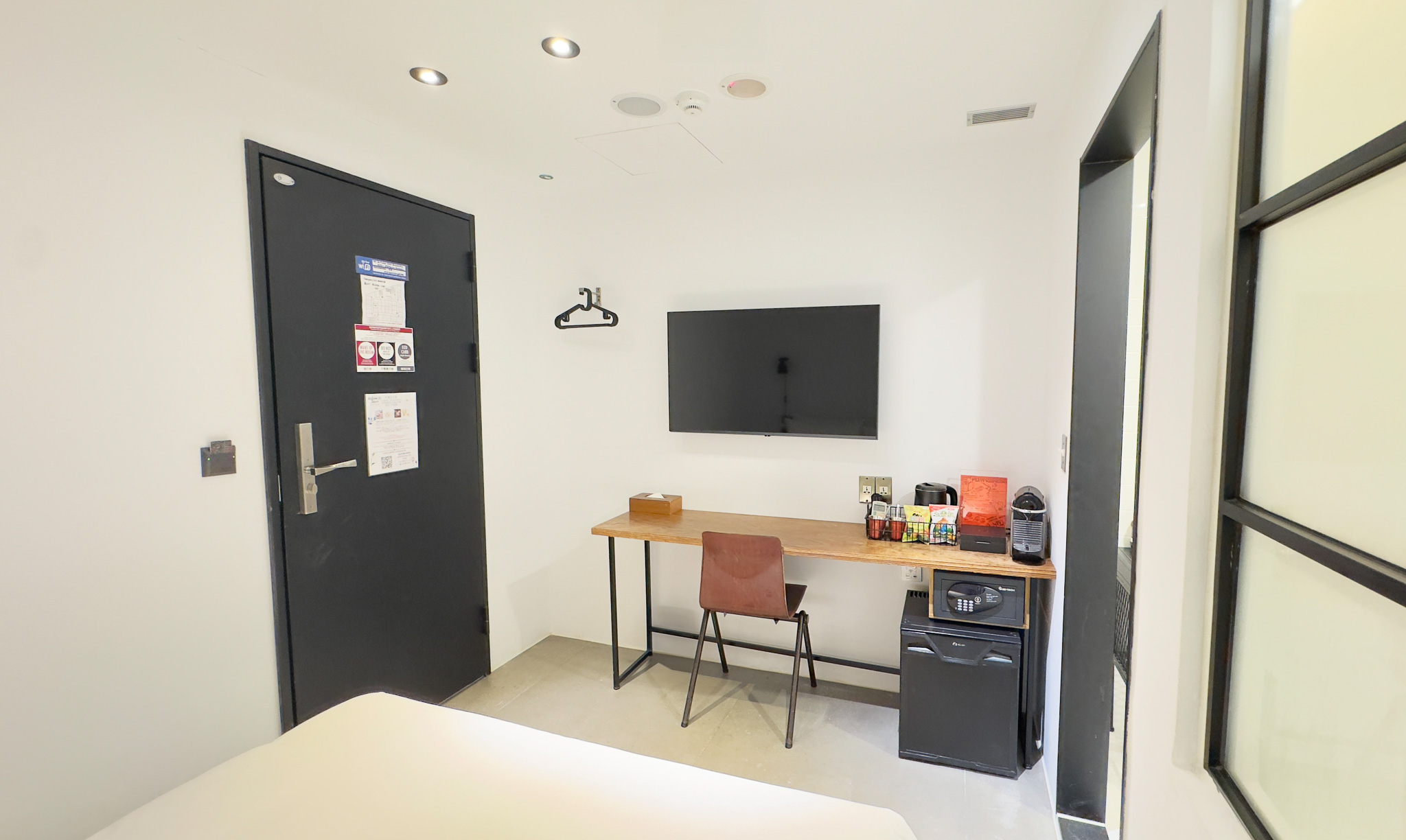 【窓なし】エコノミックダブルルーム/面積12平方メートル