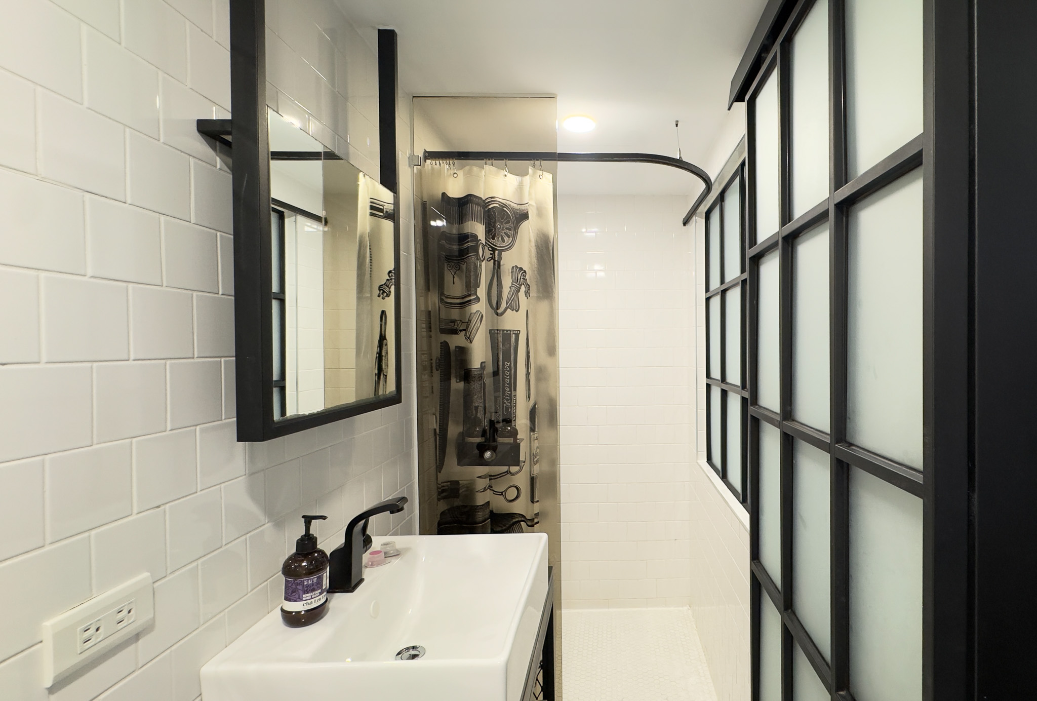 【窓なし】スタンダードダブルルーム/面積15平方メートル