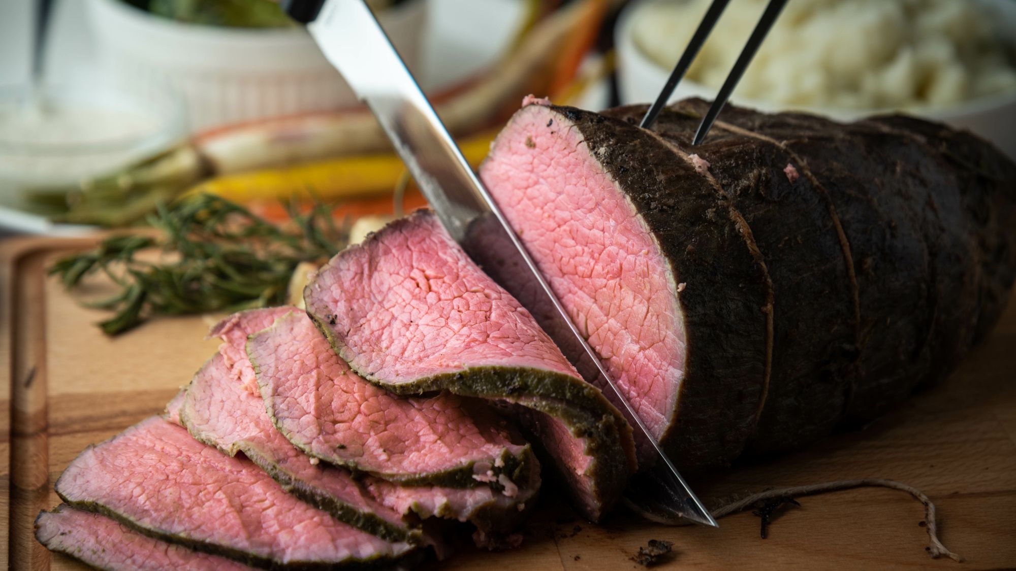 【春休み限定】もとぶ牛＆あぐー豚食べ放題＋飲み放題♪ローストビーフとポークを食べ比べ！（夕朝食付）