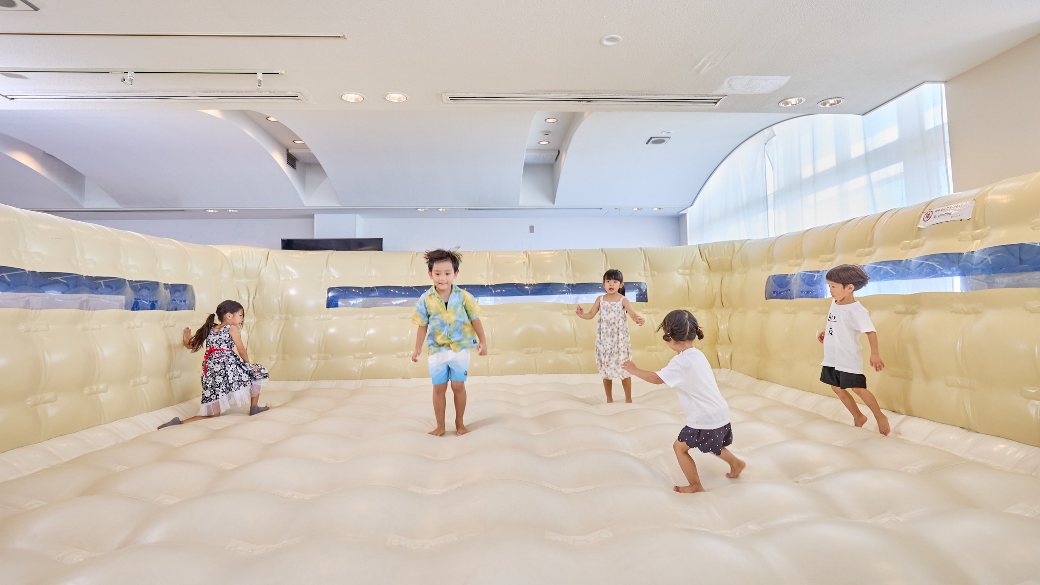 【春休み限定】もとぶ牛＆あぐー豚食べ放題＋飲み放題♪ローストビーフとポークを食べ比べ！（夕朝食付）