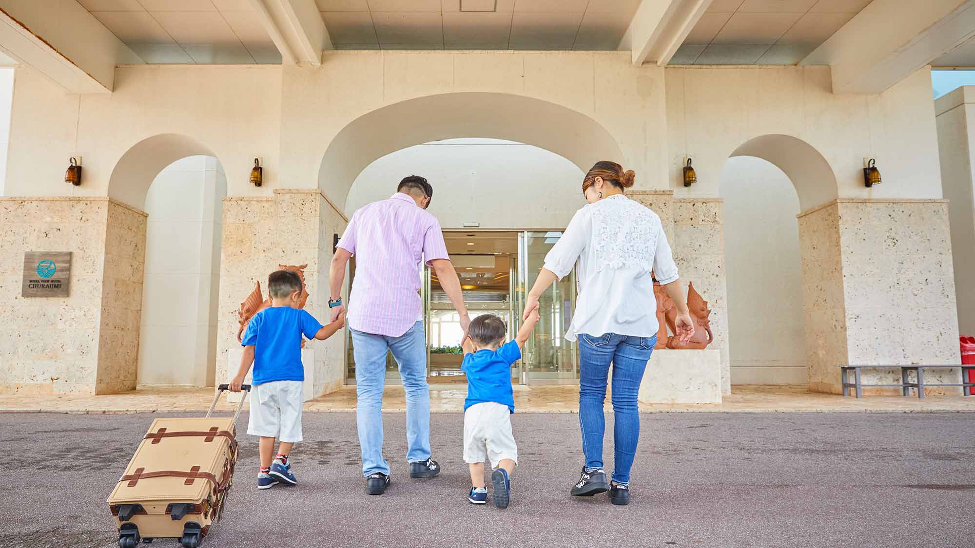 【春休み限定】もとぶ牛＆あぐー豚食べ放題＋飲み放題♪ローストビーフとポークを食べ比べ！（夕朝食付）