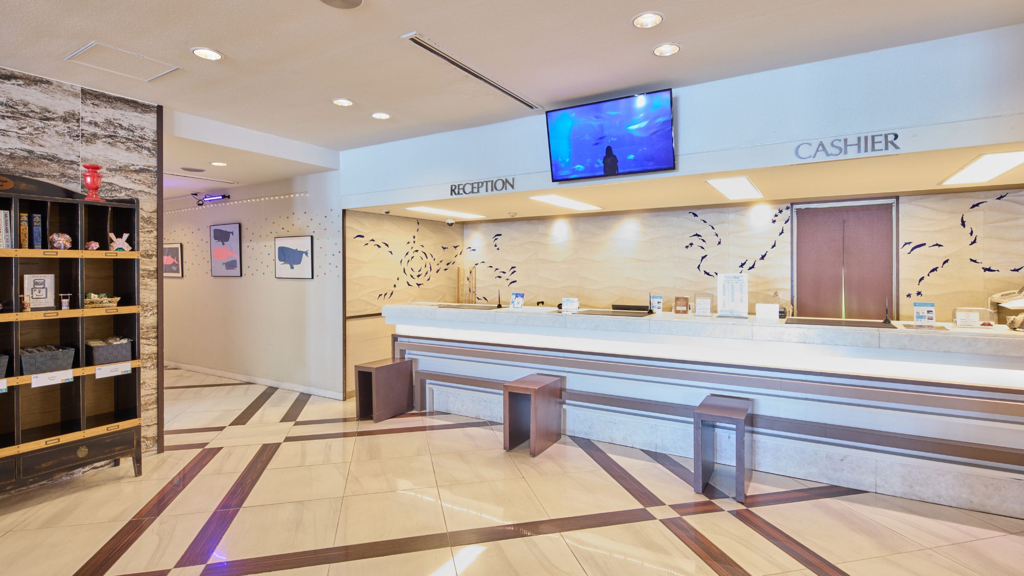 【フロント・ロビー】