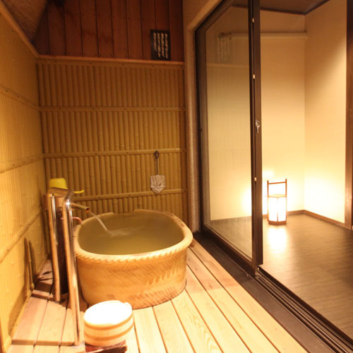 Renovated in March 2015, Building I: Japanese-style modern room with outdoor bath and natural hot spring water, 60 square meters (twin bed)