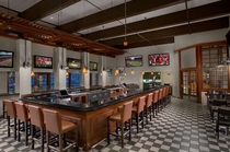 レストラン：Earhart's Tavern