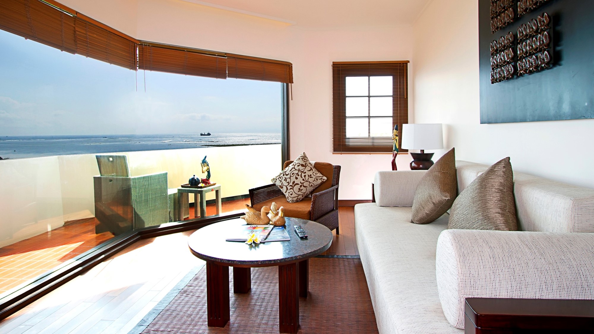 オーシャンビュー スイート（80平米）