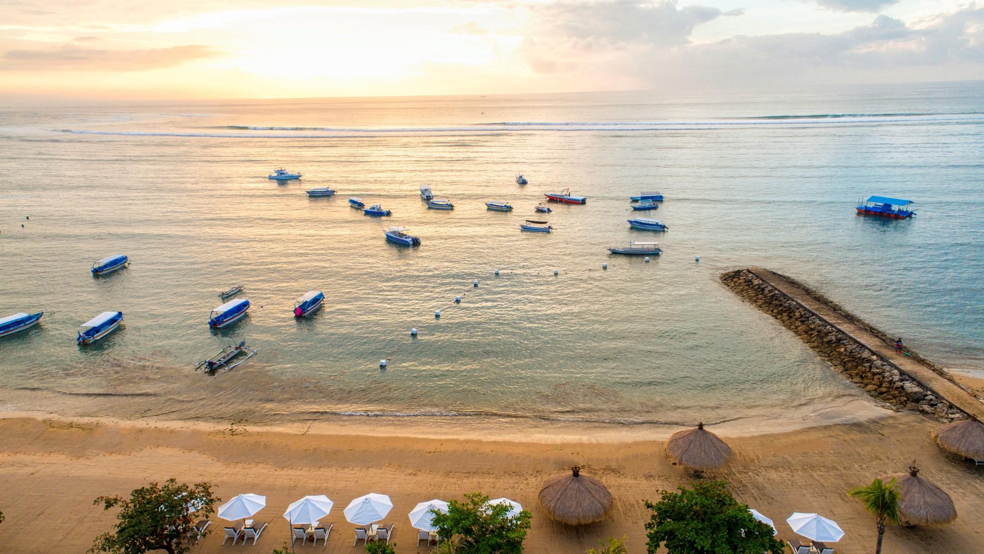 ビーチフロントリゾート