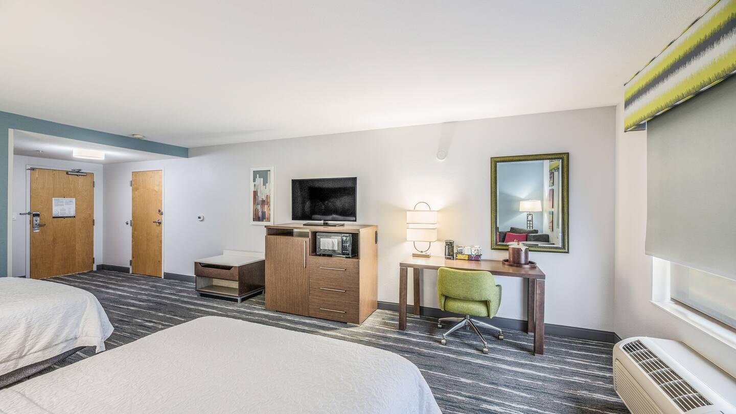 クイーンベッド2台