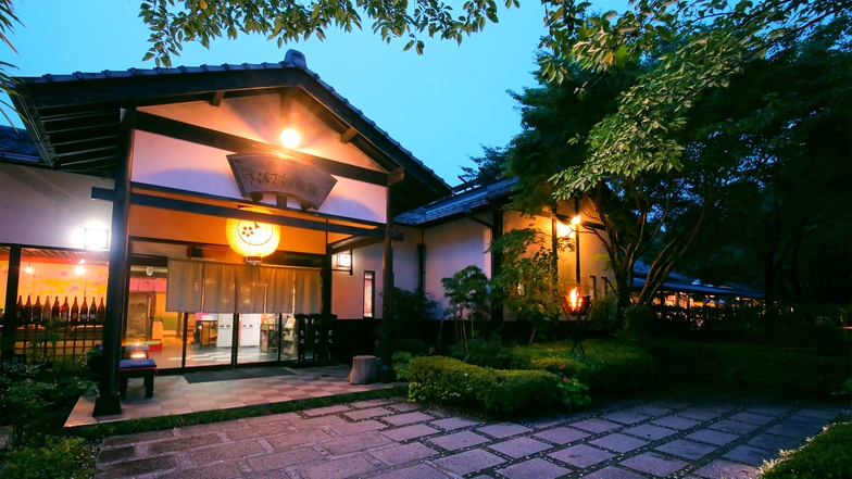 【南の宝箱 鹿児島】スタンダード◇さつま地鶏と黒豚を味わう＜桜さつま鍋コース＞地元食材のお手軽コース