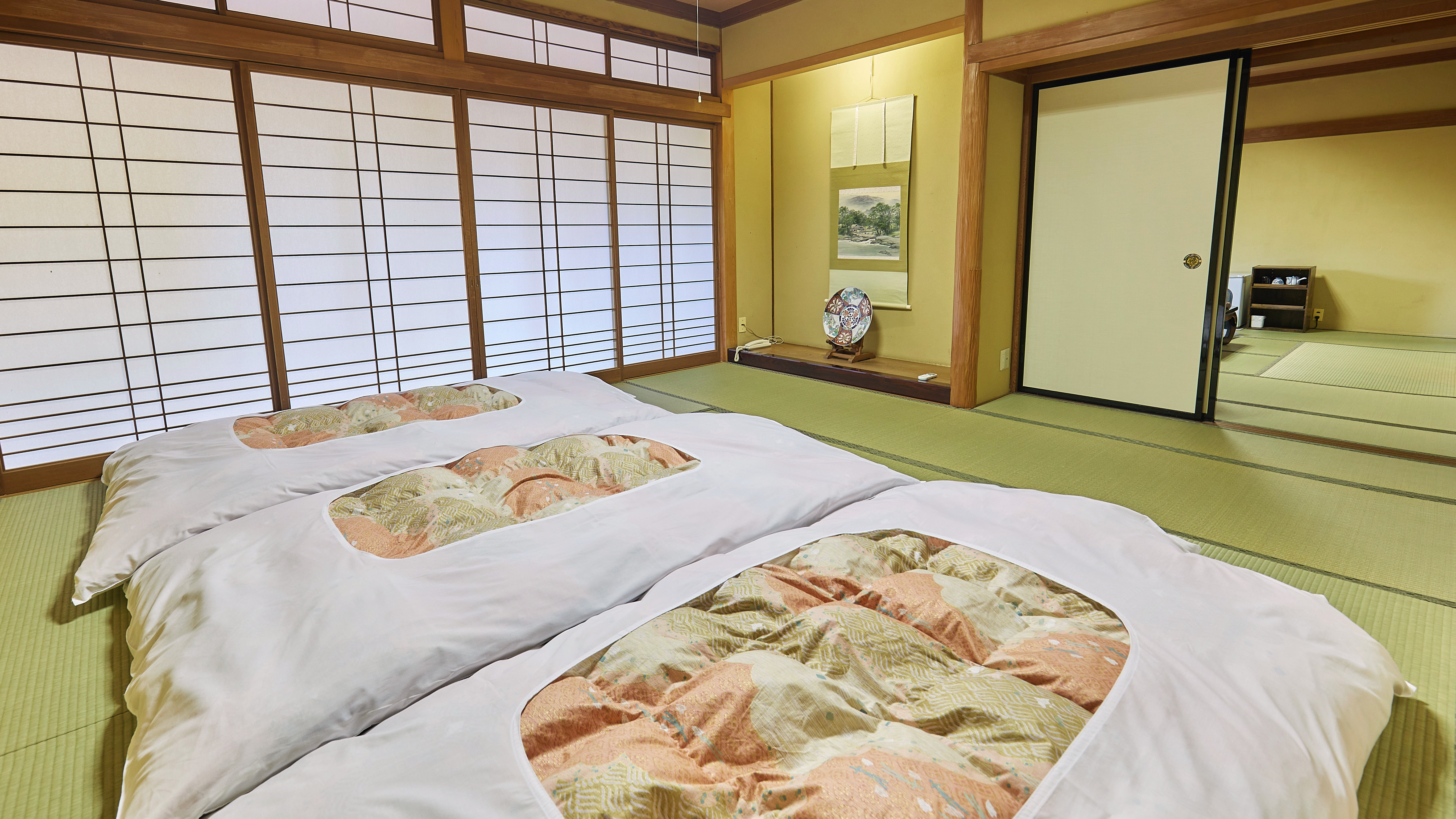 ８畳+８畳客室　寝室
