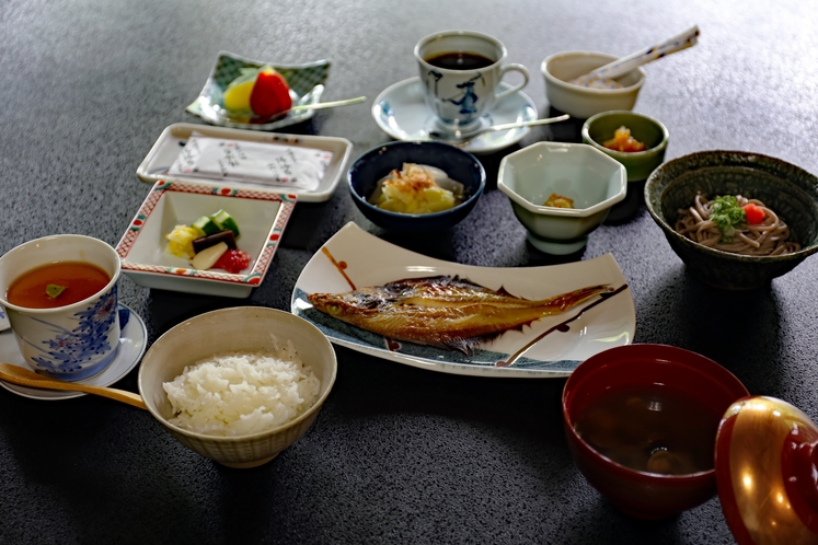 朝食の一例