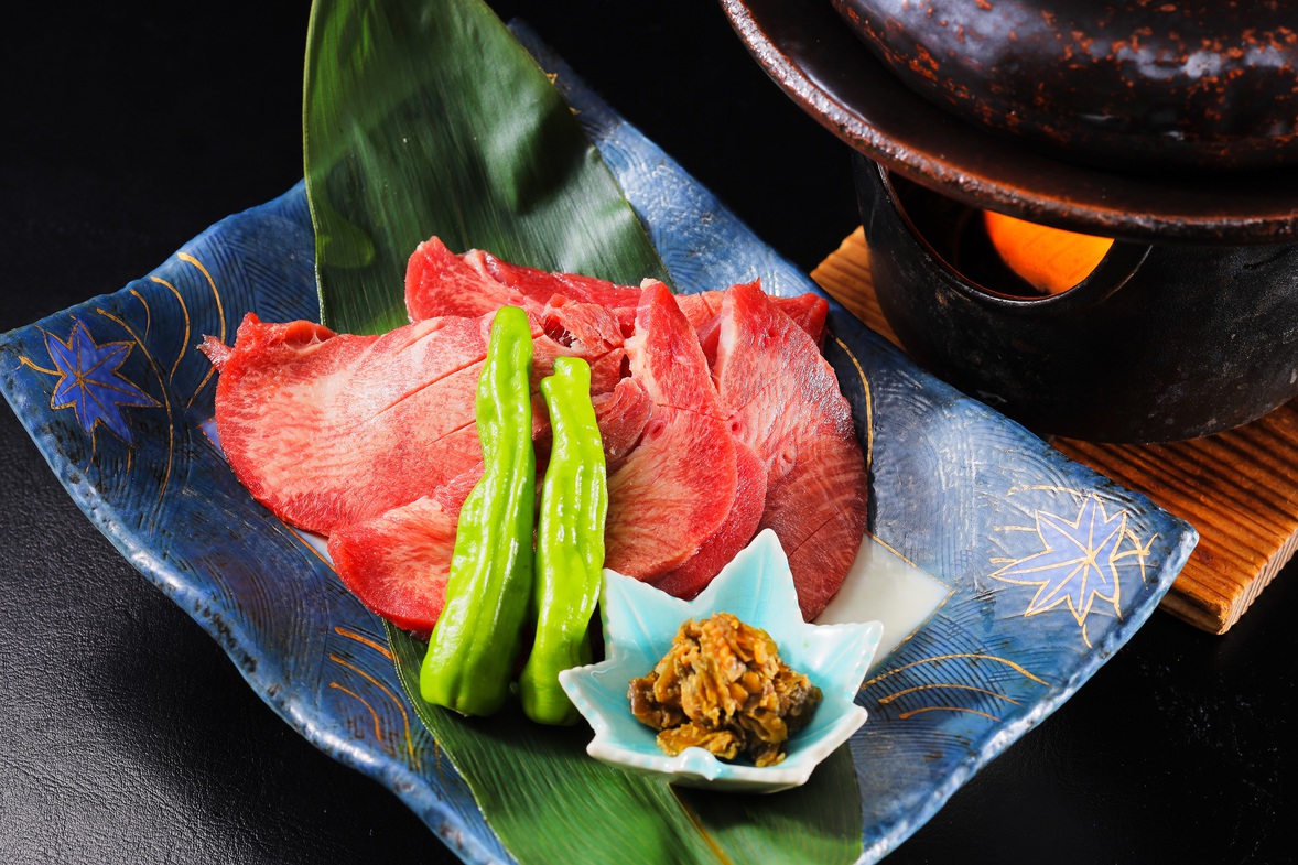 【期間限定：牛たんの石焼き付】豪華ビュッフェに“牛たんの石焼き”が付いて大満足♪蟹や握り鮨も食べ放題