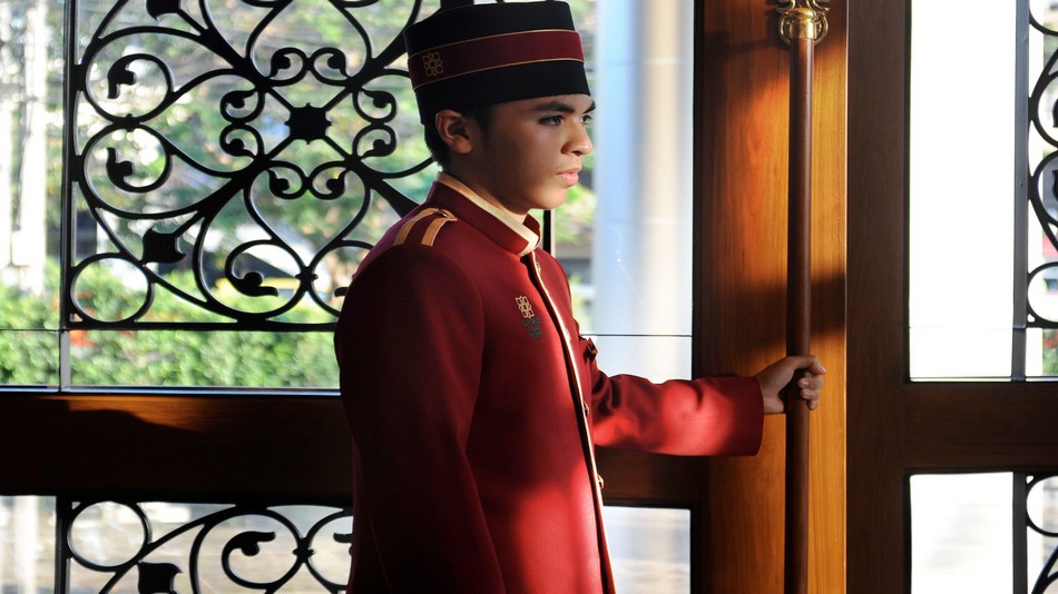 エントランス　ドアマン