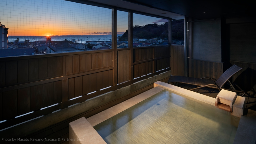 【新客室】温泉露天風呂付スイートルーム／土肥の夕景を眺めながらの格別ステイ