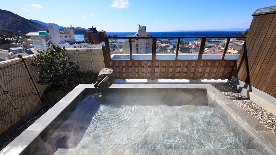 屋上階展望露天風呂／清々しい空と海を眺めながらの朝風呂もおすすめです