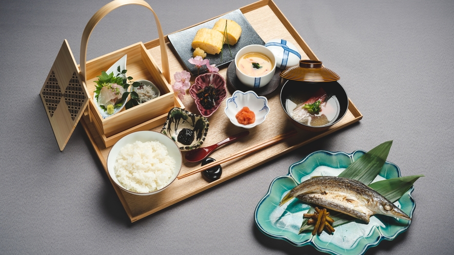 ご朝食例／地魚とふわふわ玉子焼きのやさしい和朝食