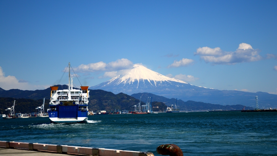 駿河湾フェリーに乗船できる土肥港／徒歩20分・車で5分