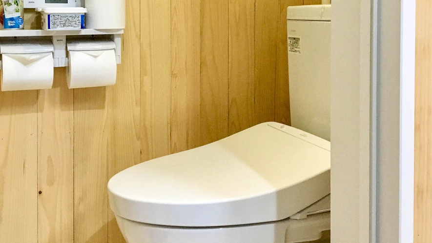 ・【3rdコテージ】清潔感のある洗浄機付きトイレ
