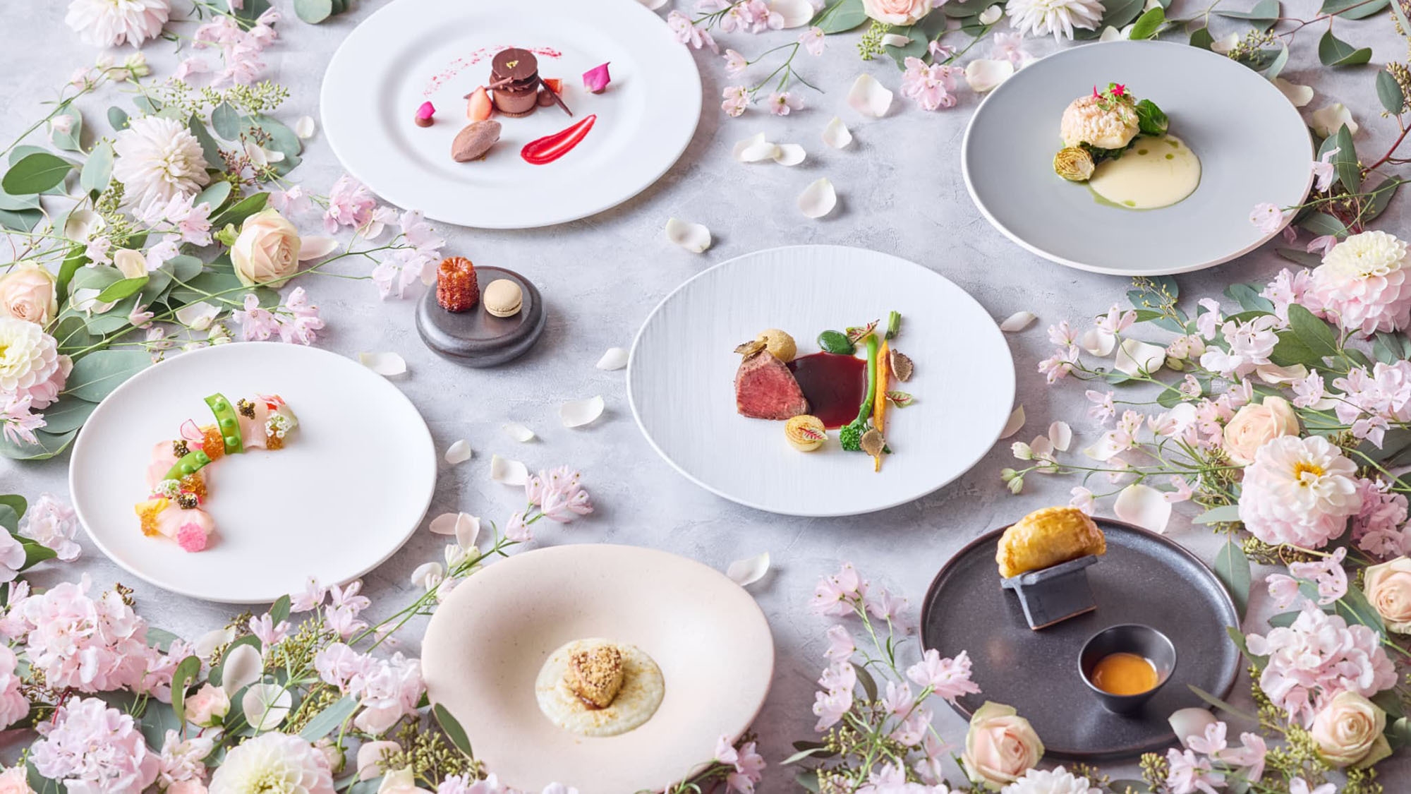 ★ワンランク上の非日常を味わう★〜Gramercy Suite スペシャルディナコース付プラン〜