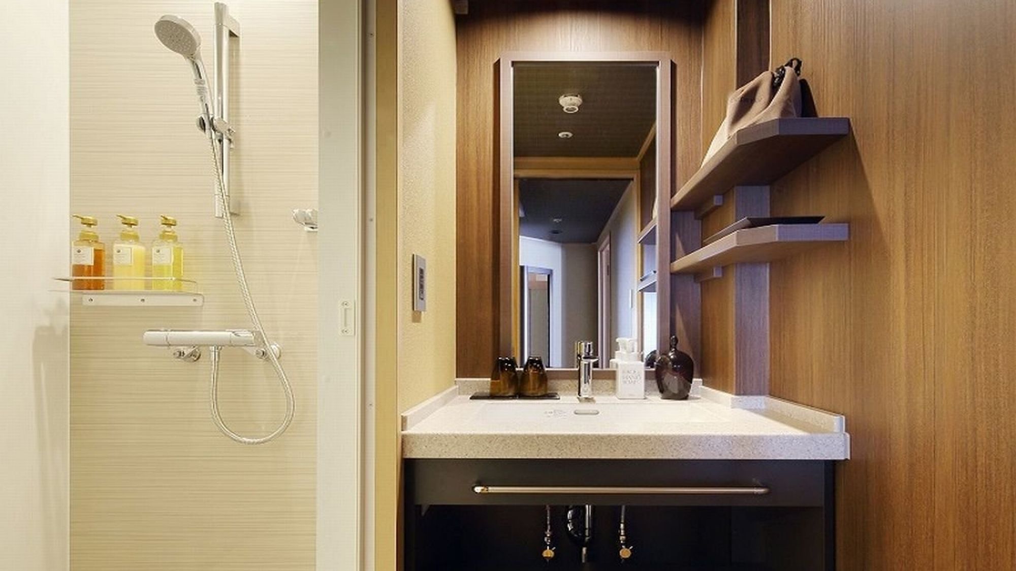 客室洗面＆シャワーブース