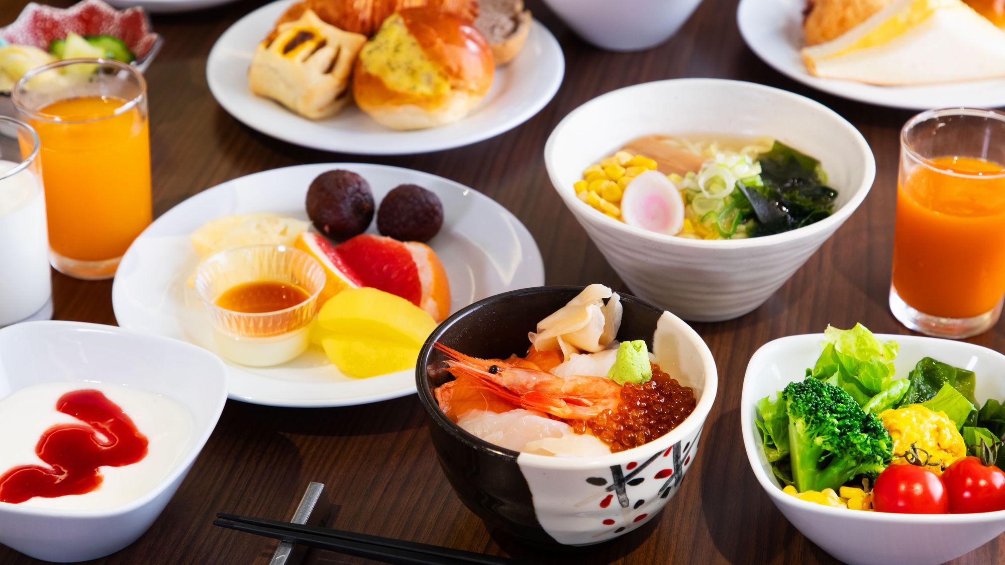 ■朝食ビュッフェ／掲載内容は一例です。仕入れ状況等により変更になる場合がございます